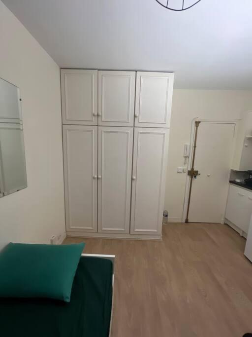 Appartement Studio Vue Tour Eiffel *