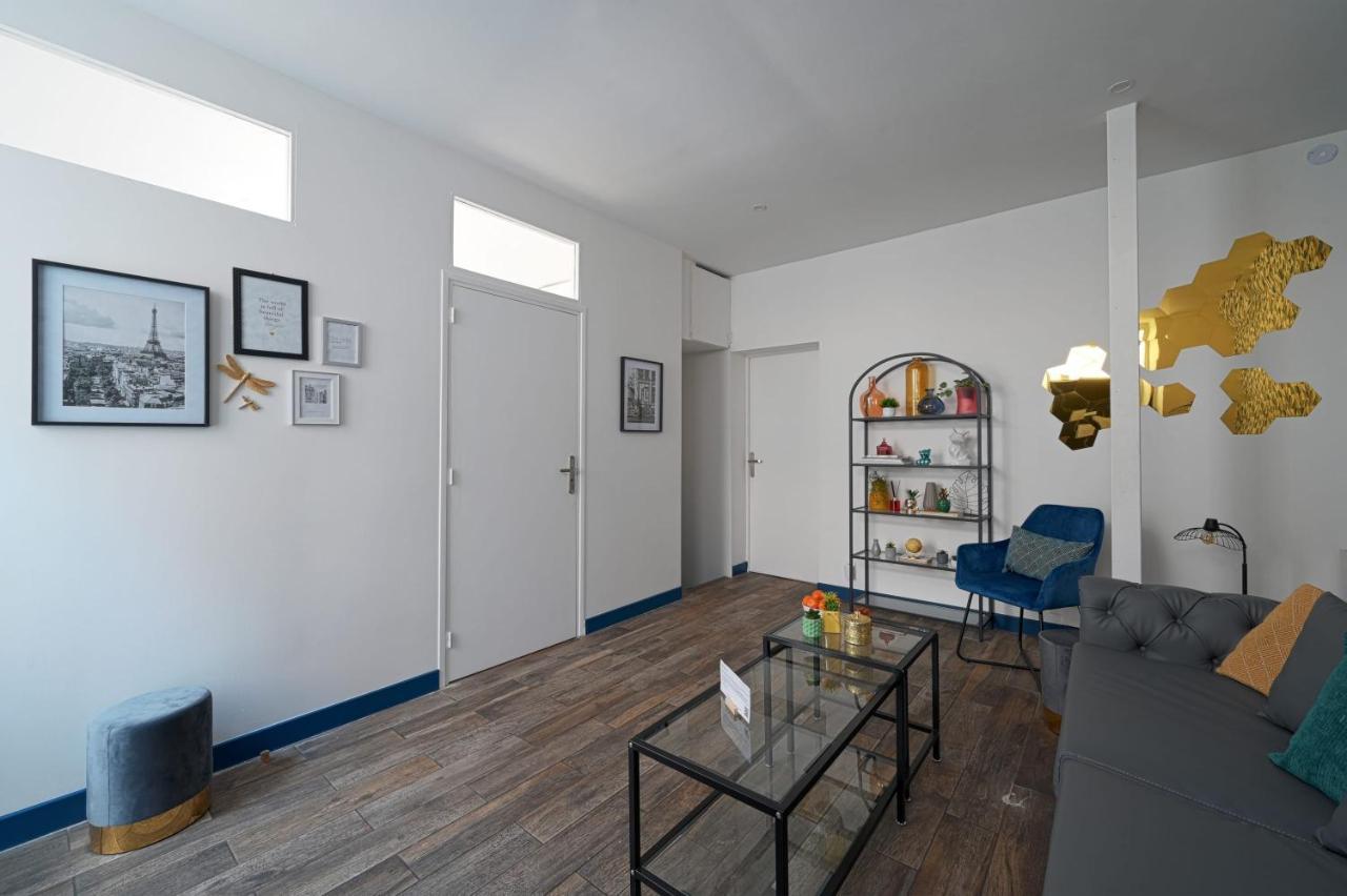 Huge 2 Floor With Unique Games & Theatre Paris