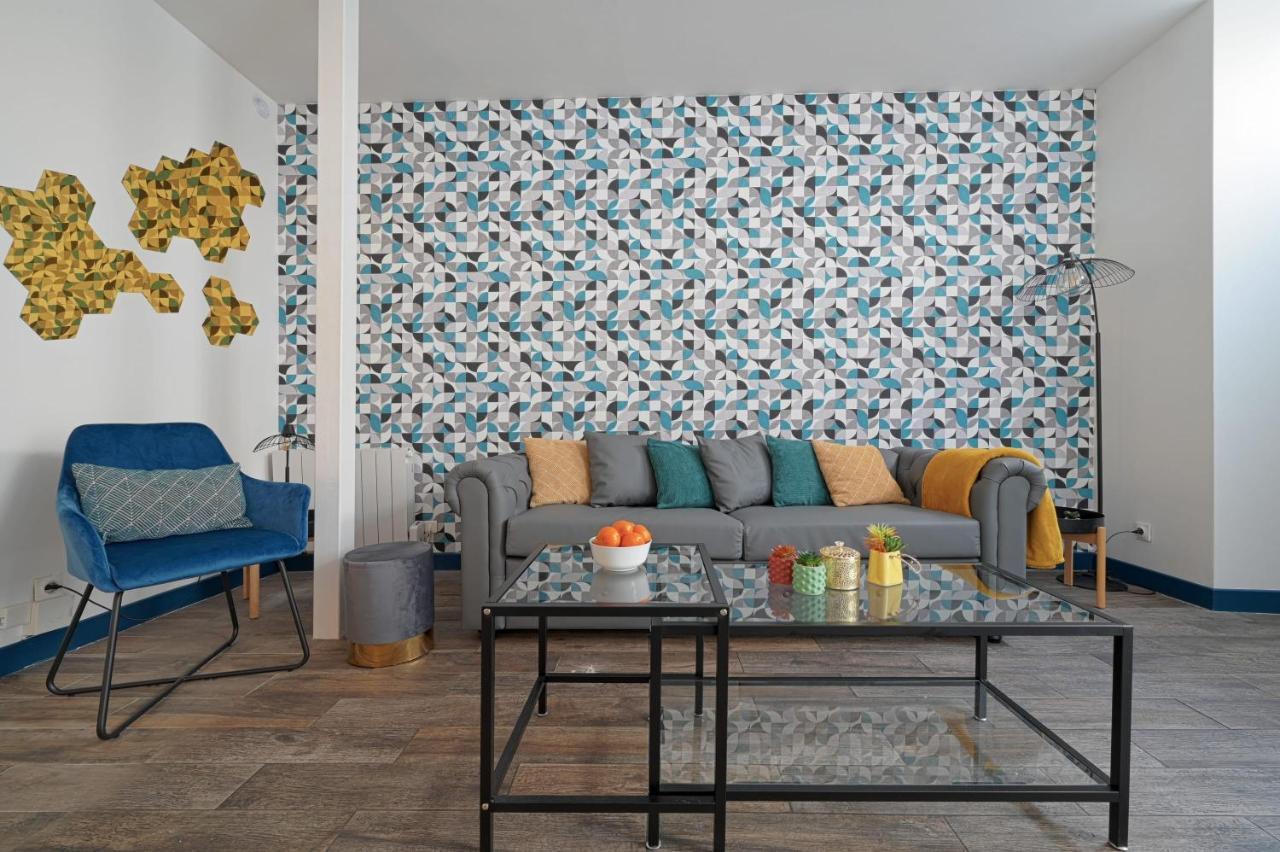 Huge 2 Floor With Unique Games & Theatre * Paris