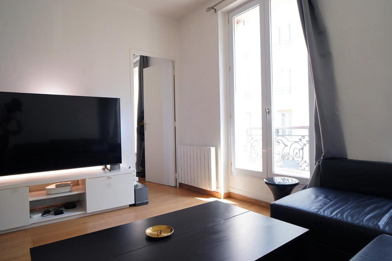 Apartment Near La Villette *
