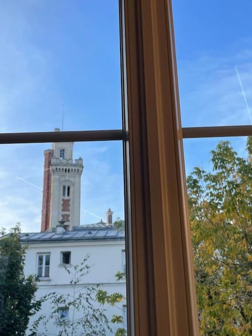 Close To Pantheon +luxembourg Garden *