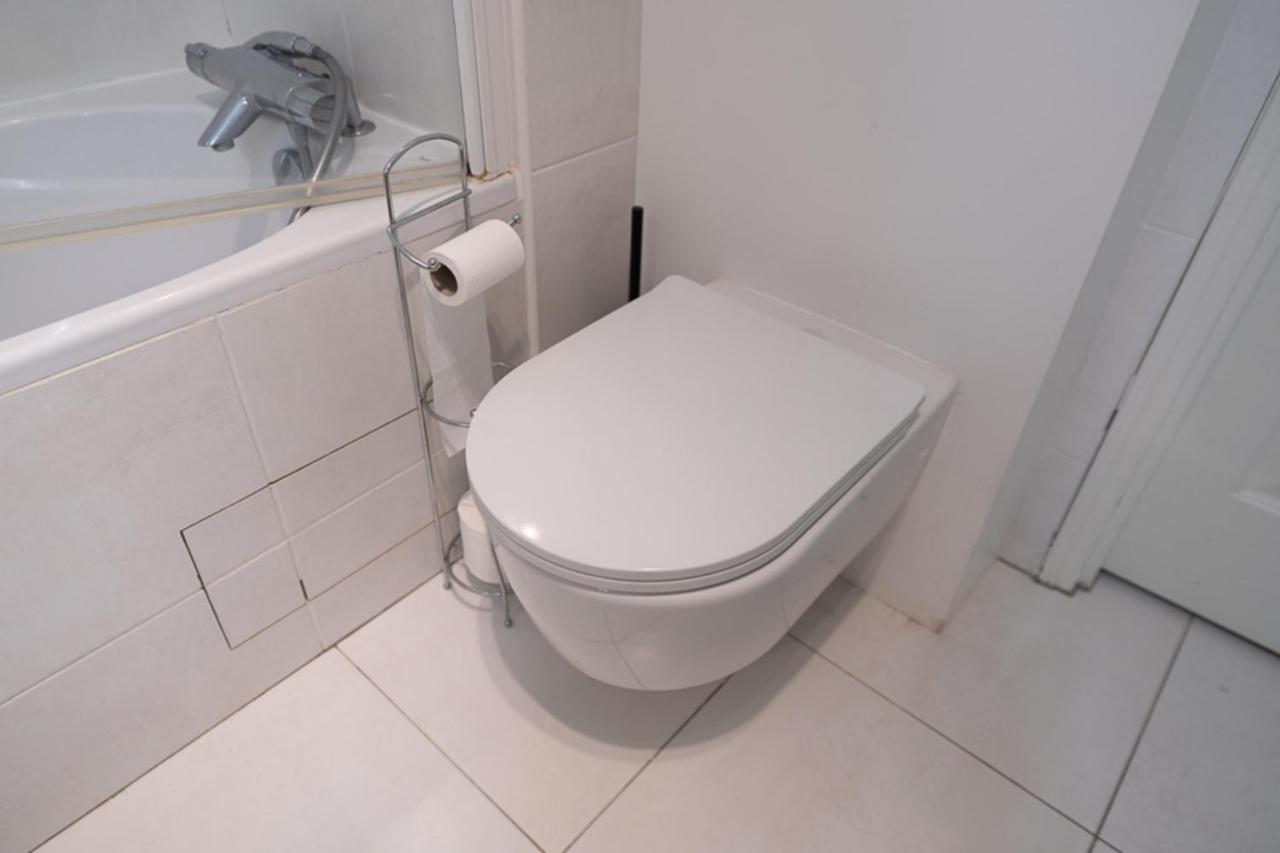 Spacious T3 Of 83 M2 With Garden *