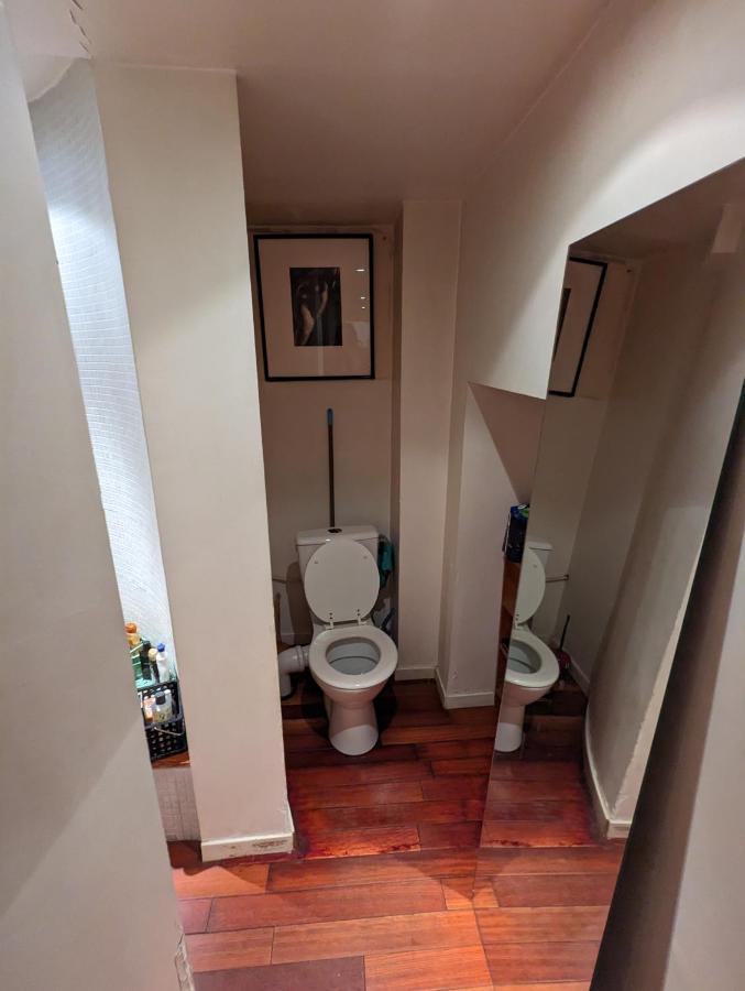Chambre Canal St Martin Homestay Paris