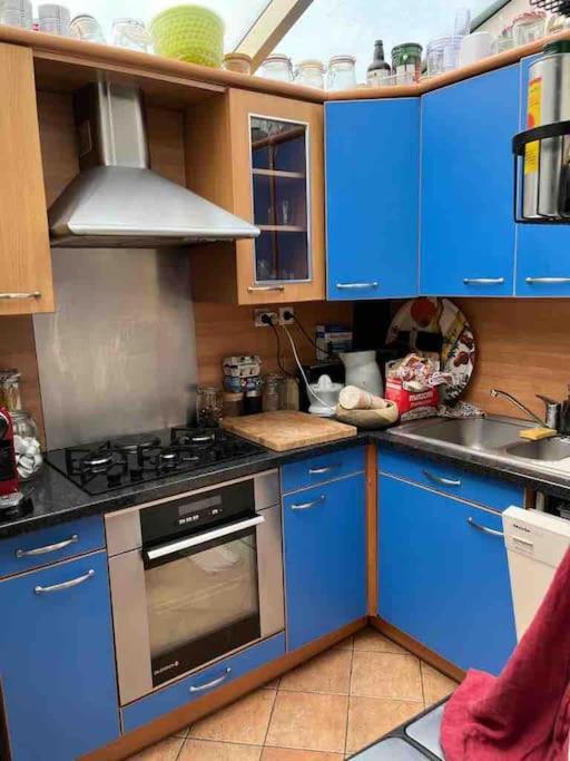 Full Equiped House With Garden Hébergement de vacances Paris