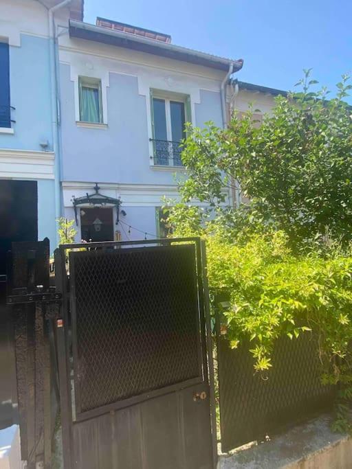 Full Equiped House With Garden Paris