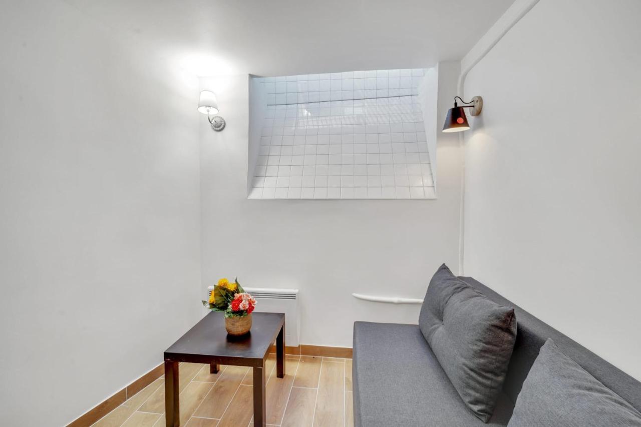 Loft In Heart Of Moulin Rouge Paris