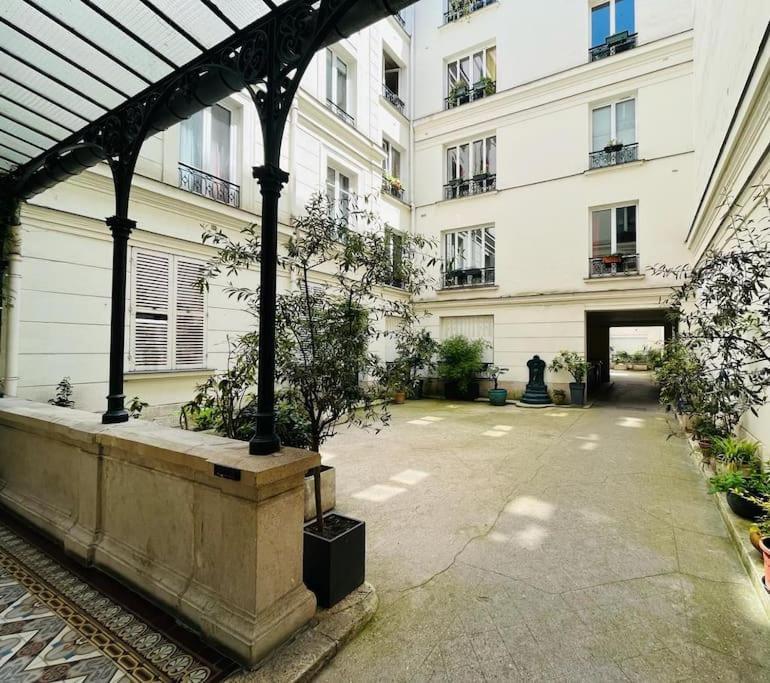 Blanche House Pres Du Moulin Rouge