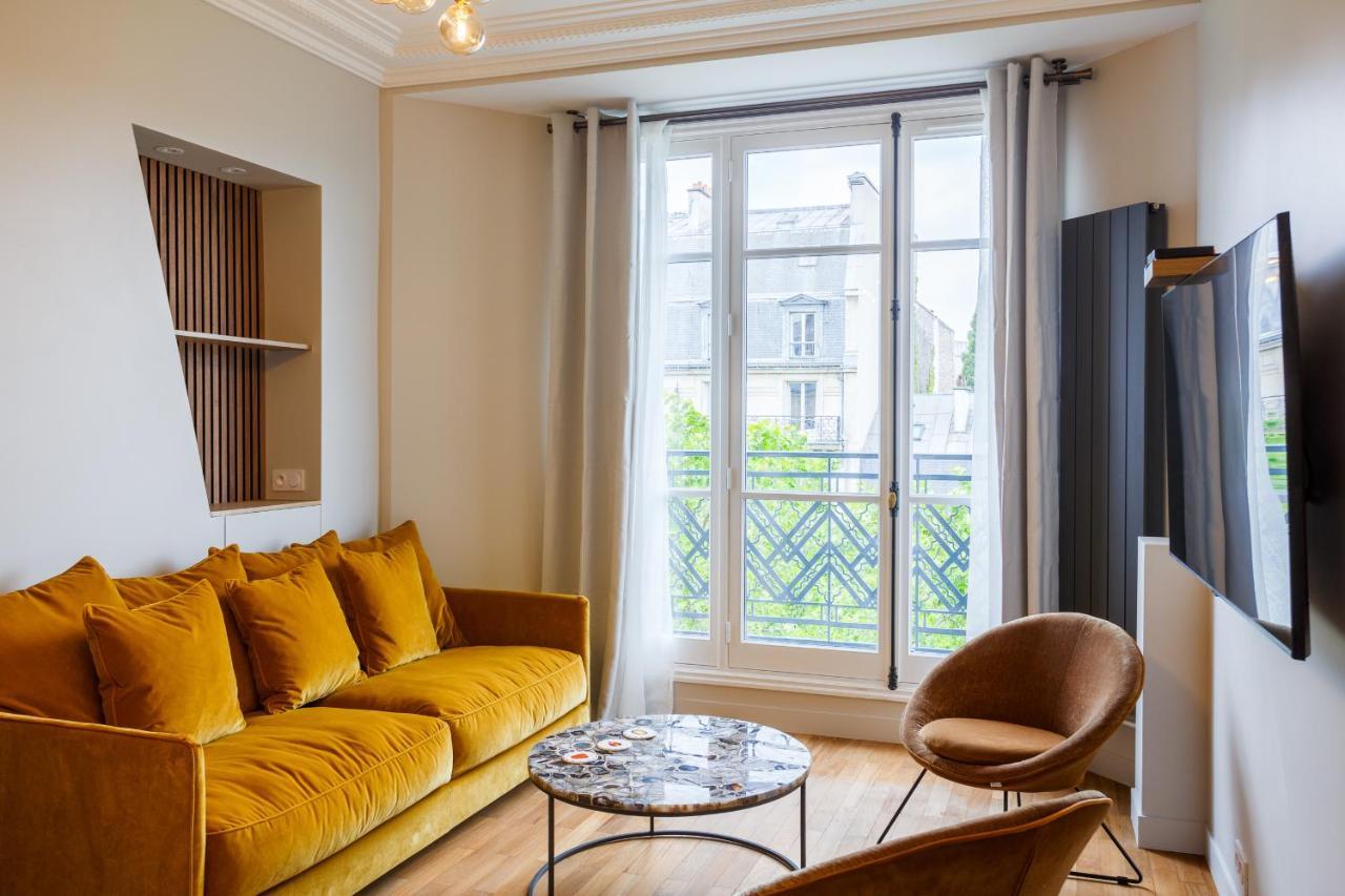 Apartment The Eiffel Tower Cosy Nest Paris