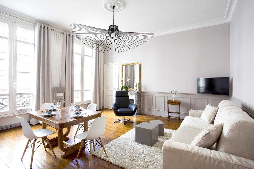 Caumartin Lafayette * Paris