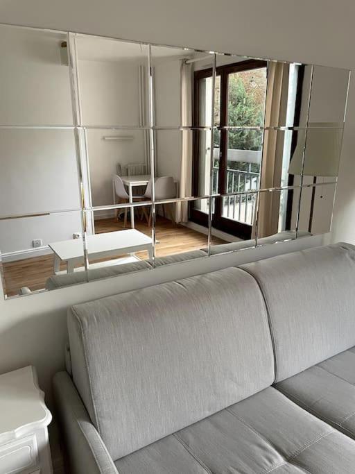 Studio Meuble Et Tres Lumineux Apartment Paris