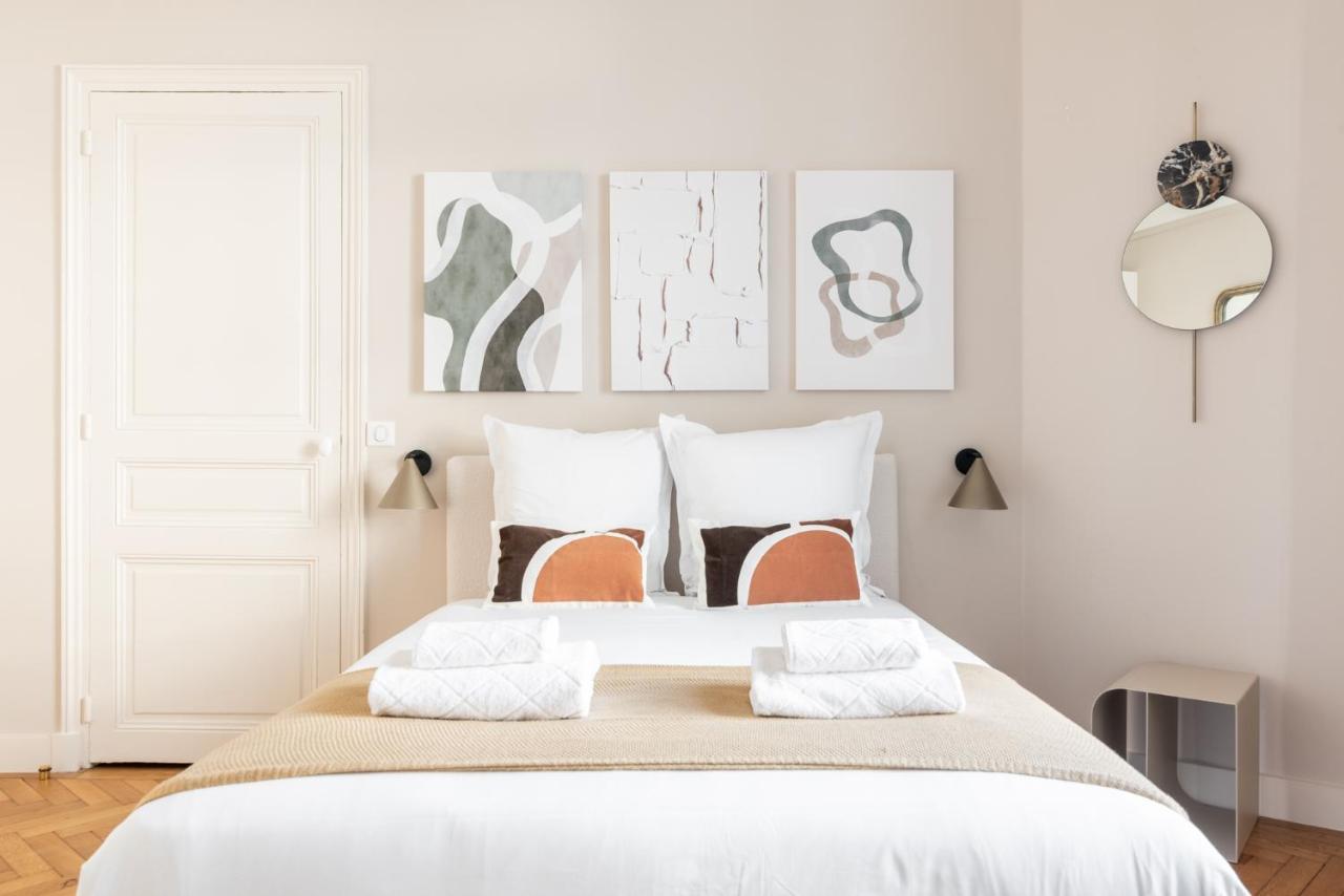 Luxurious Flat Rue De La Pompe Paris
