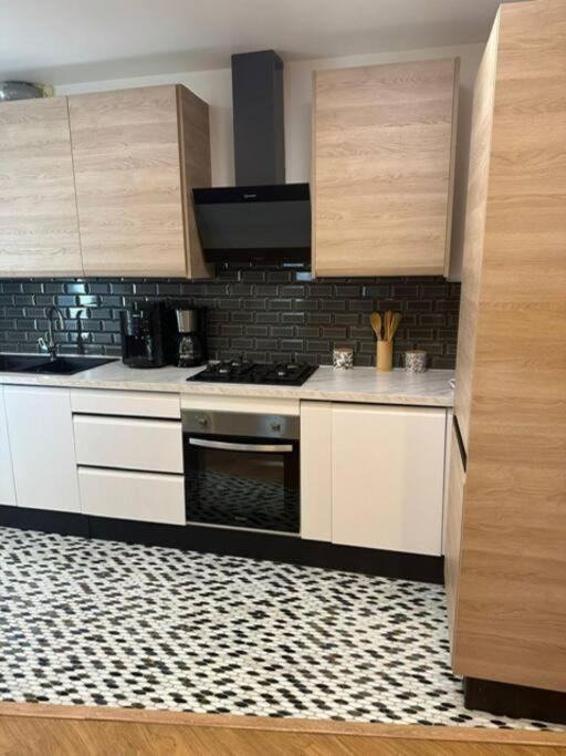 Moderne 2 5 Voyageurs * Paris