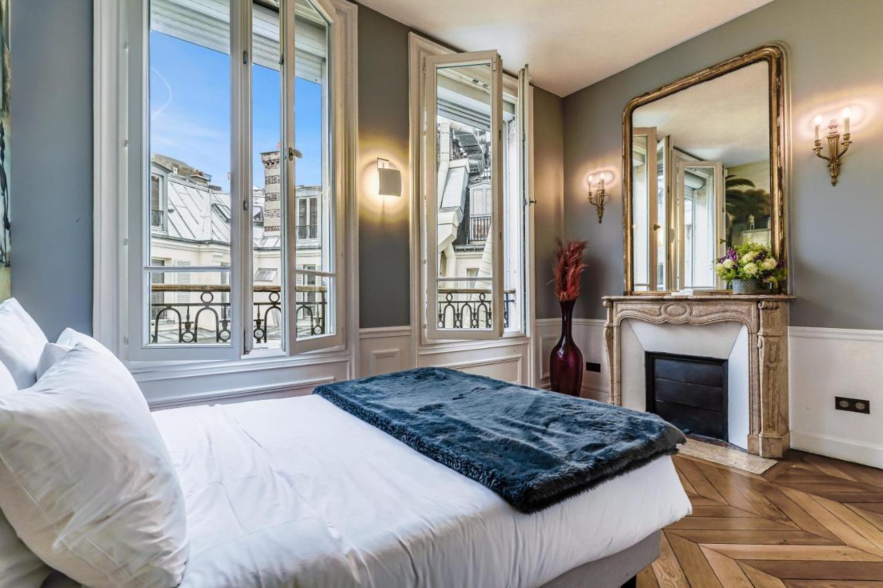 Apartment Magnificent Luxury Penthouse In A Prestigious Neighborhood Of With A Eiffel Tower View From Balcony Short Walk To Palais Galliera And Avenue Montaigne Fashion Stores Paris