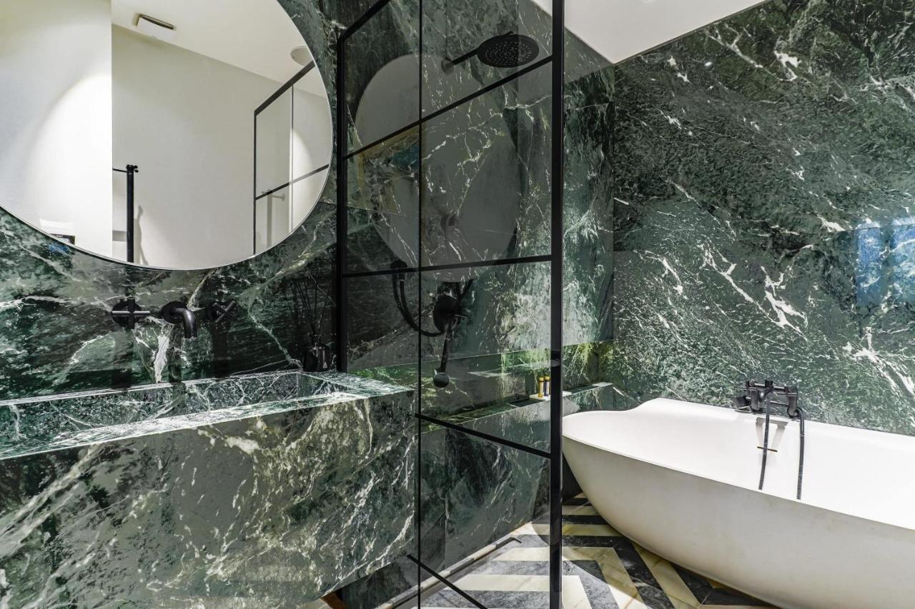 Apartment Magnificent Luxury Penthouse In A Prestigious Neighborhood Of With A Eiffel Tower View From Balcony Short Walk To Palais Galliera And Avenue Montaigne Fashion Stores Paris