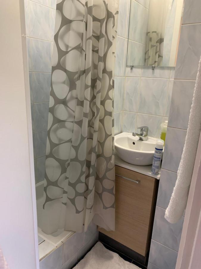 Renovated In The Heart Of Apartment *