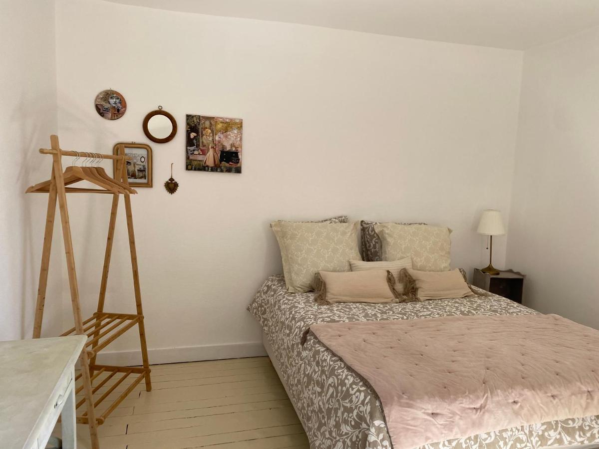Artist's - & Private Courtyard - 200m2 *
