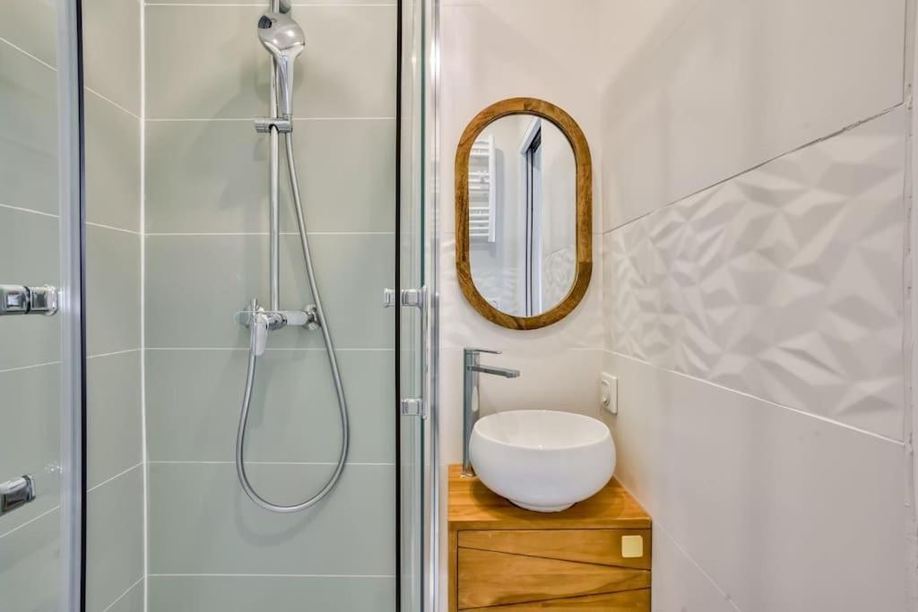 Studio Sur Les Toits Parisiens Paris