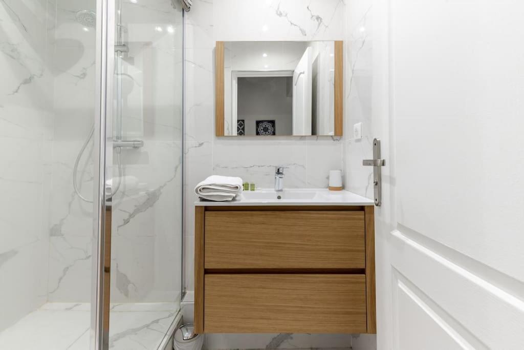 Grands Boulevards 22 : Cosy 1br-4p Paris
