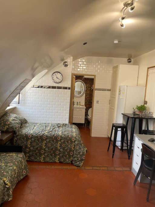 Prince Apartment *
