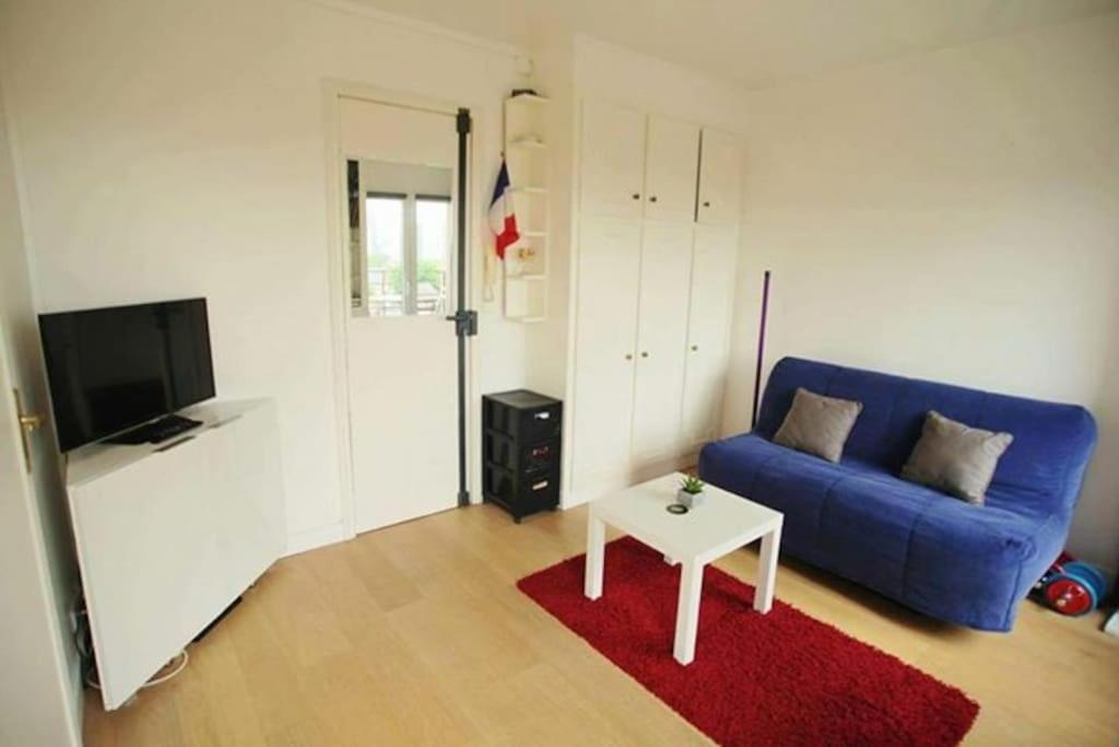 Studio Avec Terrasse Agreable, Metro Paris20 * Paris