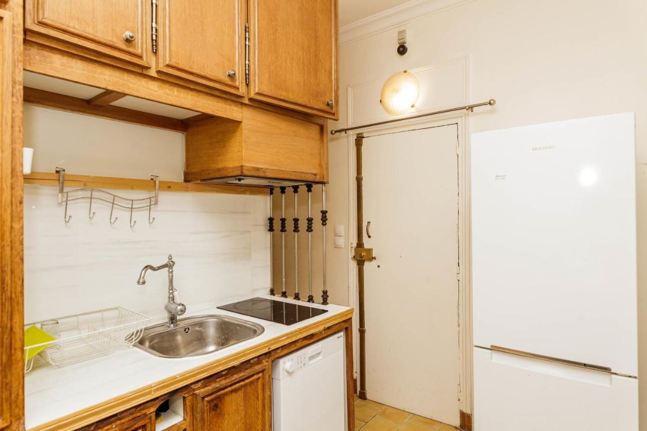 Apartment Charming With Terrace In The Heart Of The 17th *