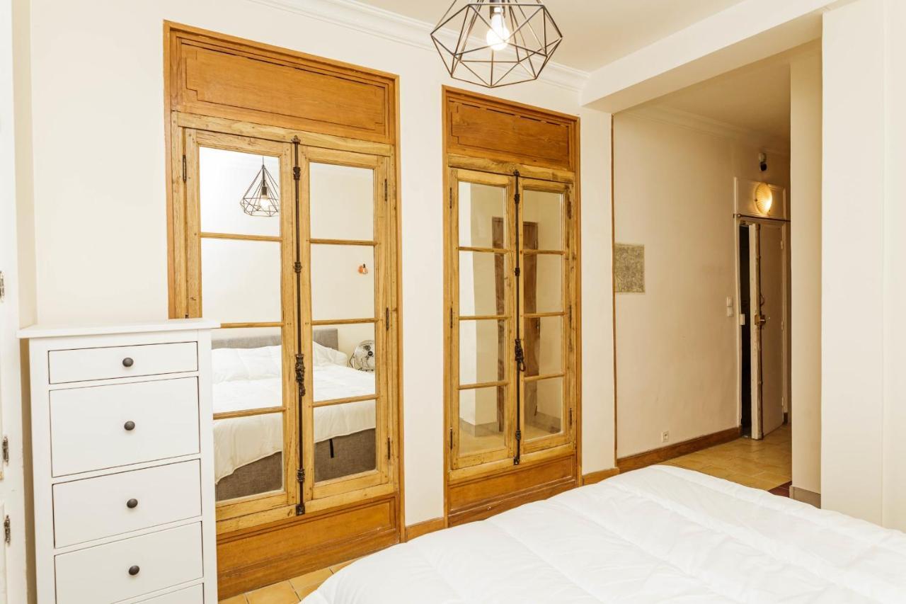 Charming With Terrace In The Heart Of The 17th Apartment *