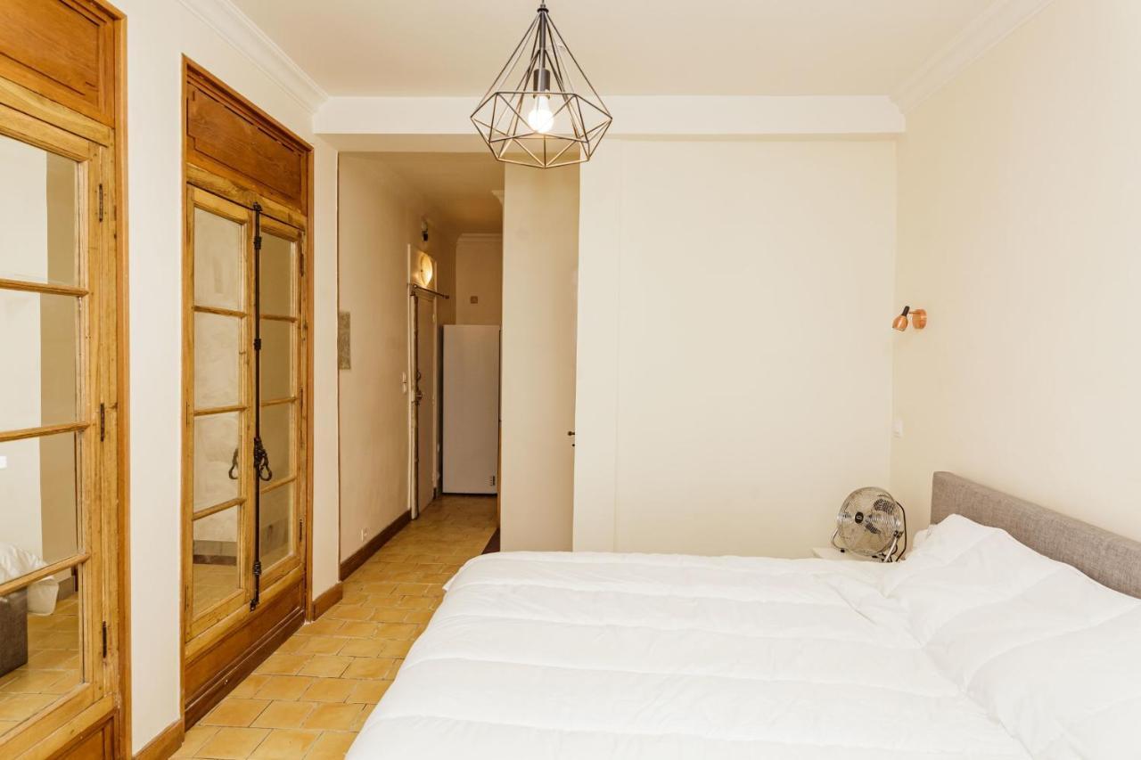 Charming With Terrace In The Heart Of The 17th Apartment *