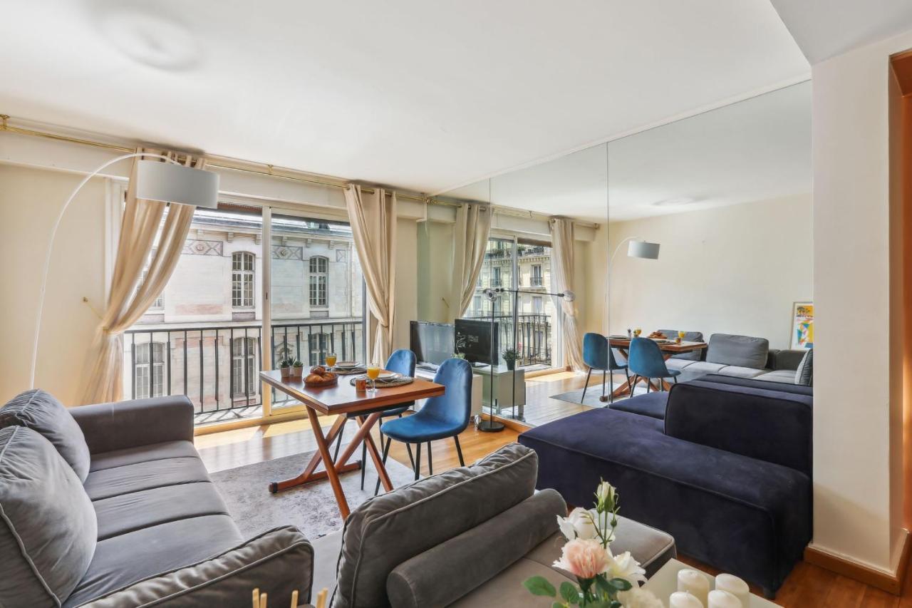 Trocadero & Arc De Triomphe With Balcony - Cityapartmentstay * Paris