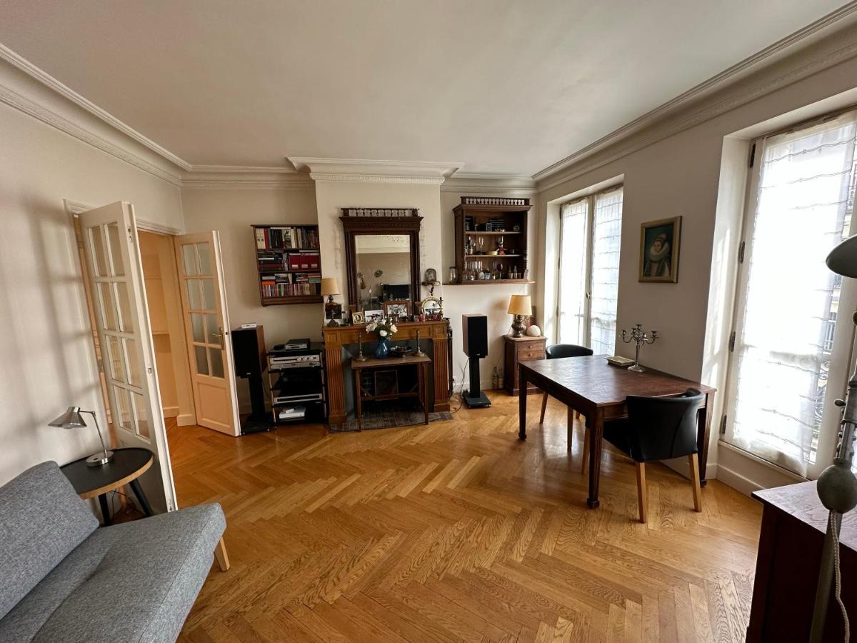 70 Sqm In 75008 * Paris