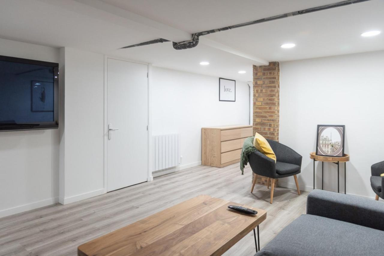Spacious And Comfortable In 17th Appartement Paris