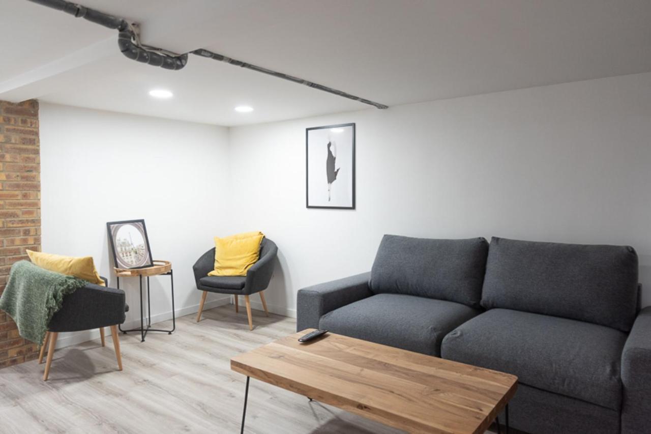 Apartment Spacious And Comfortable In 17th *