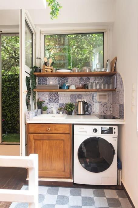 Apartment Duplex Parisien En Face Metro13