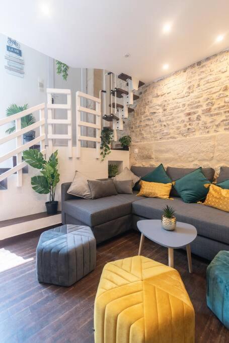Apartment Duplex Parisien En Face Metro13 Paris