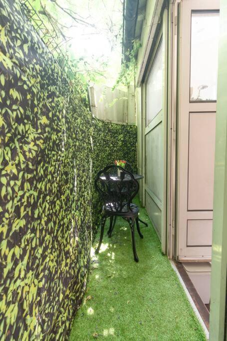 Duplex Parisien En Face Metro13 Apartment Paris