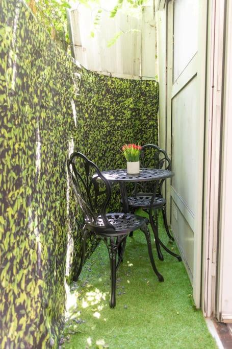 Duplex Parisien En Face Metro13 Apartment Paris