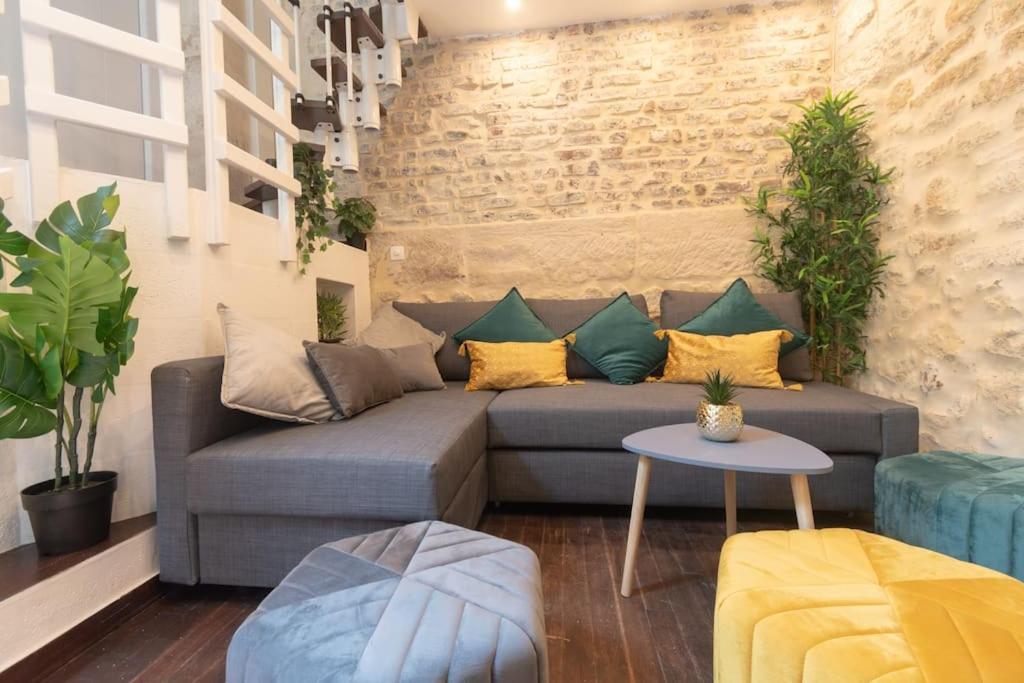 Duplex Parisien En Face Metro13 Apartment Paris