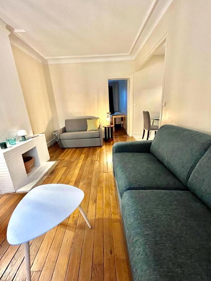 Apartment Charming Voltaire Paris