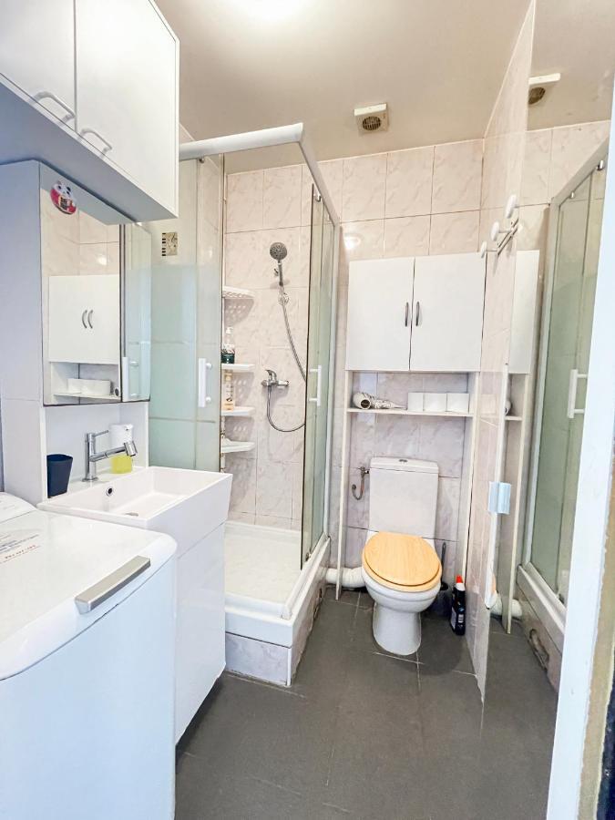 Apartment Pink Warm Near Arc De Triomphe
