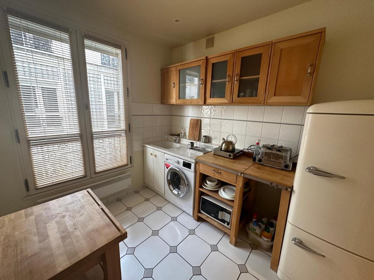 70 Sqm In 75008 Apartment