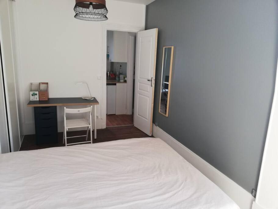 Joli Appart Fonctionnel 2 Pieces Dernier Etage Paris