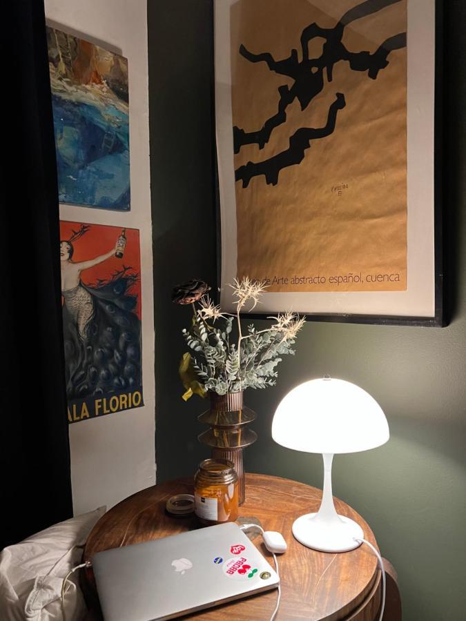 Privee Dans Superbe Parisien ! Homestay Paris