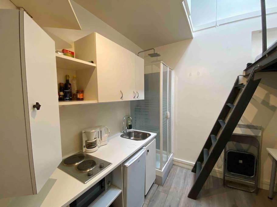 Studio 9m2 Tour Eiffel Invalide Champ De Mars 75015 Apartment