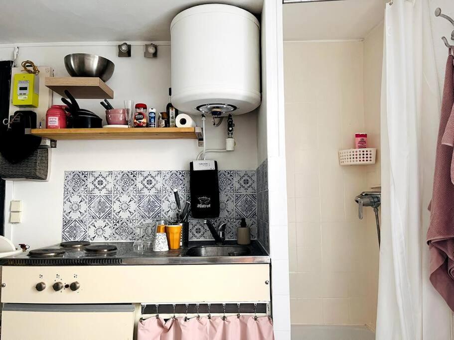 Cute Marais Private For 2 Paris