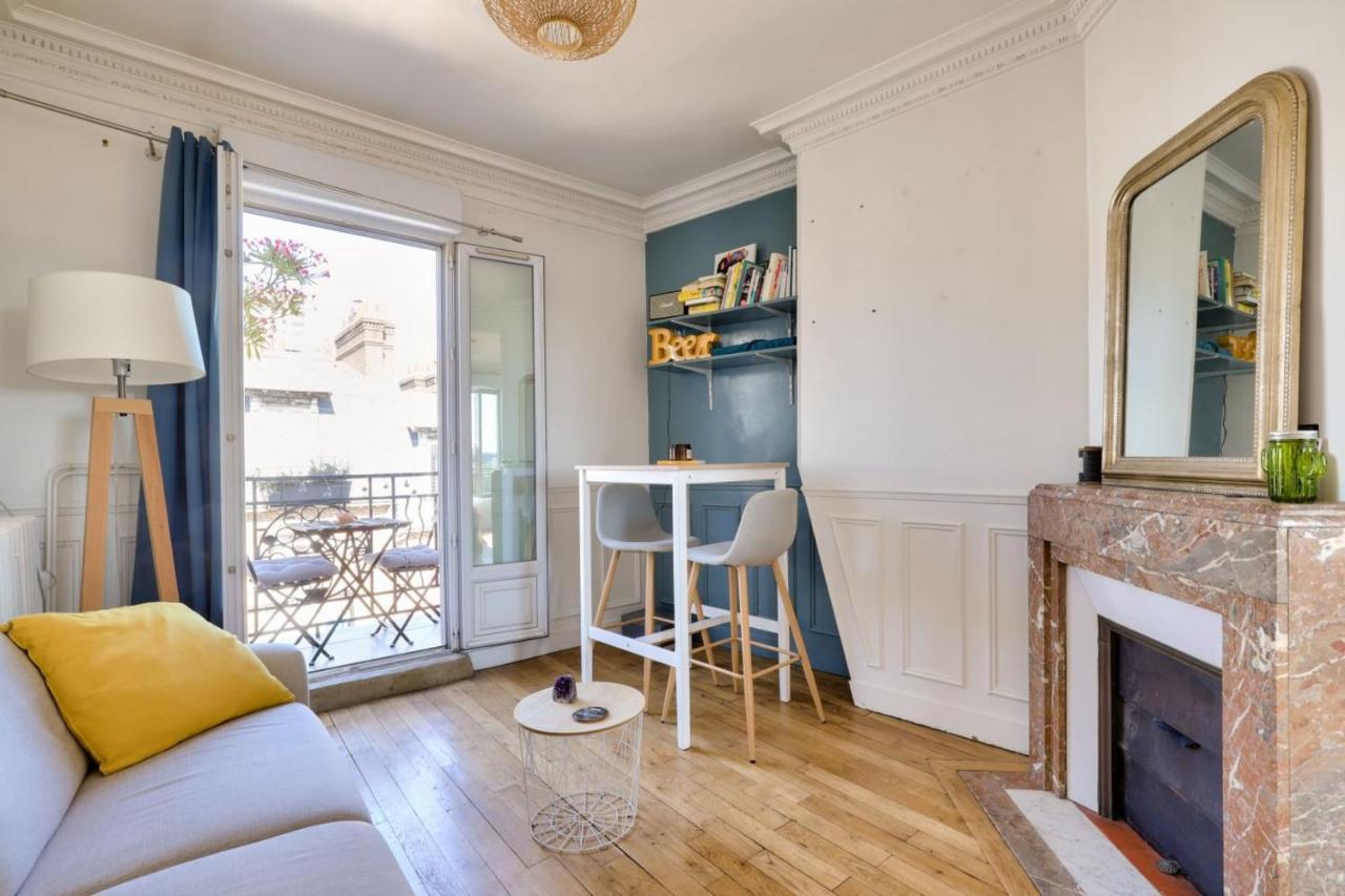 For 2 - 19e Apartment Paris