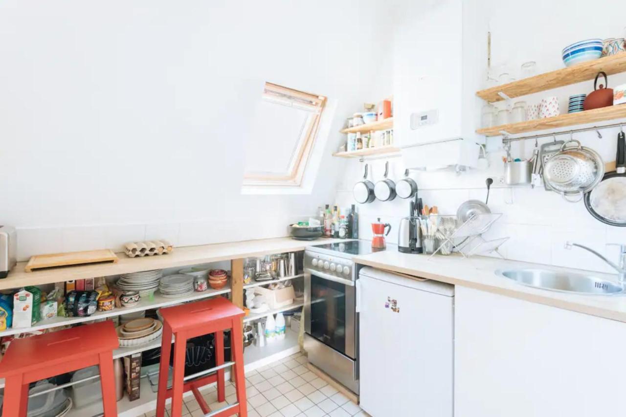 Ideally Located 2bd For 3 With Balcony&view