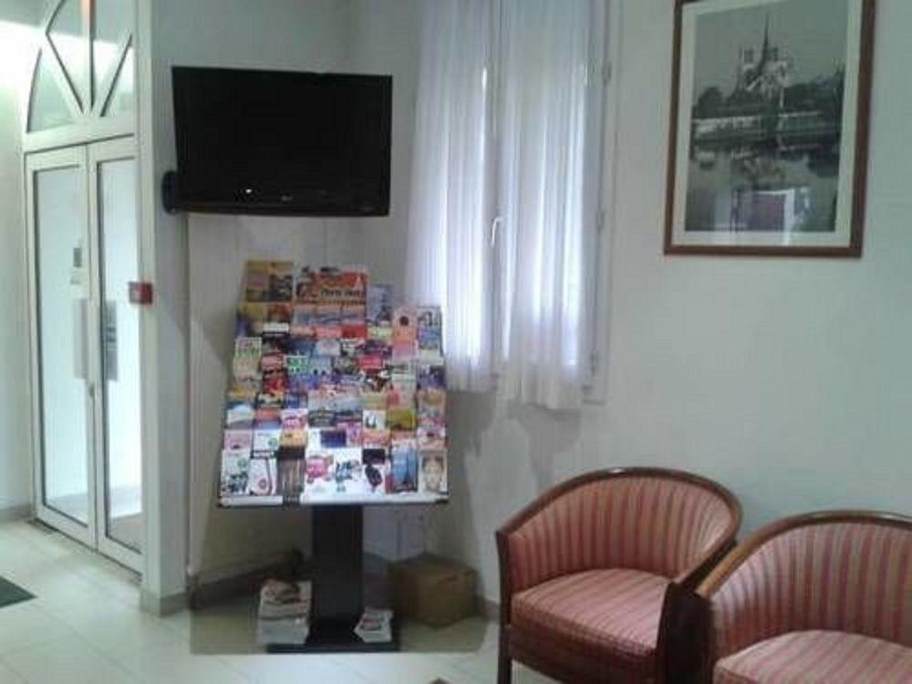 Hotel Hipotel Lilas Gambetta Paris