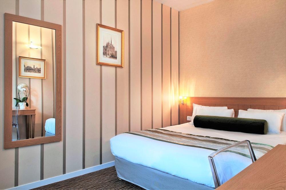 Romance Malesherbes By Patrick Hayat 3* Paris