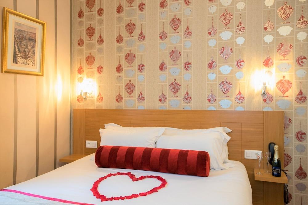 Romance Malesherbes By Patrick Hayat 3* Paris