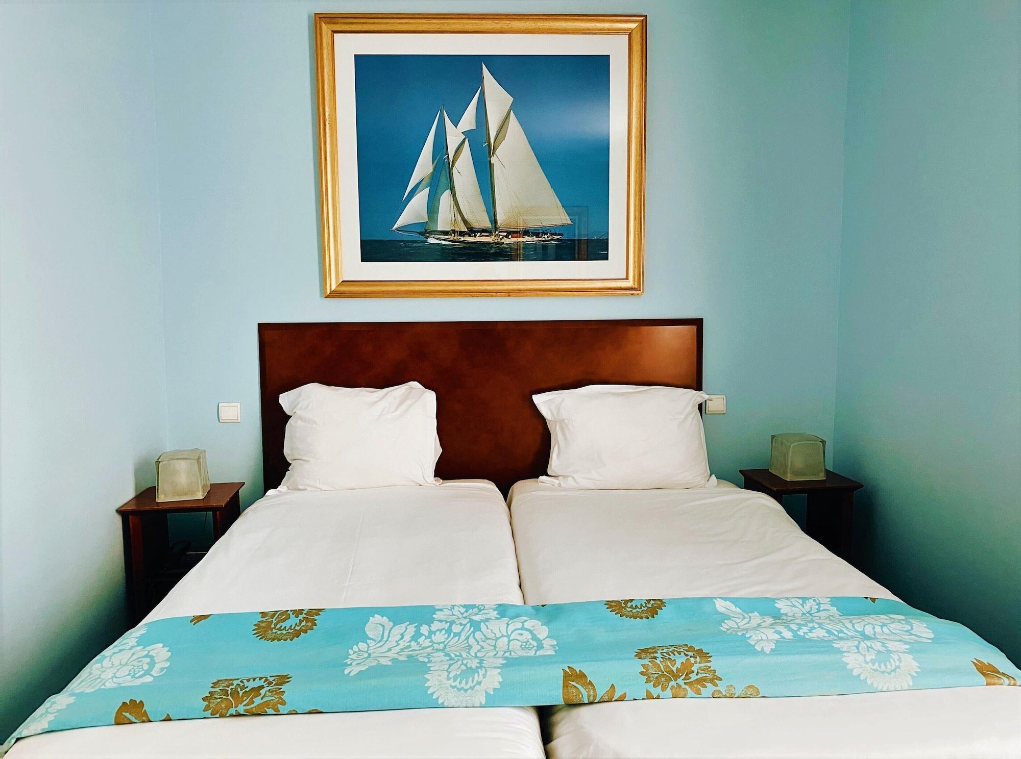 Hotel Bellevue Montmartre 3*