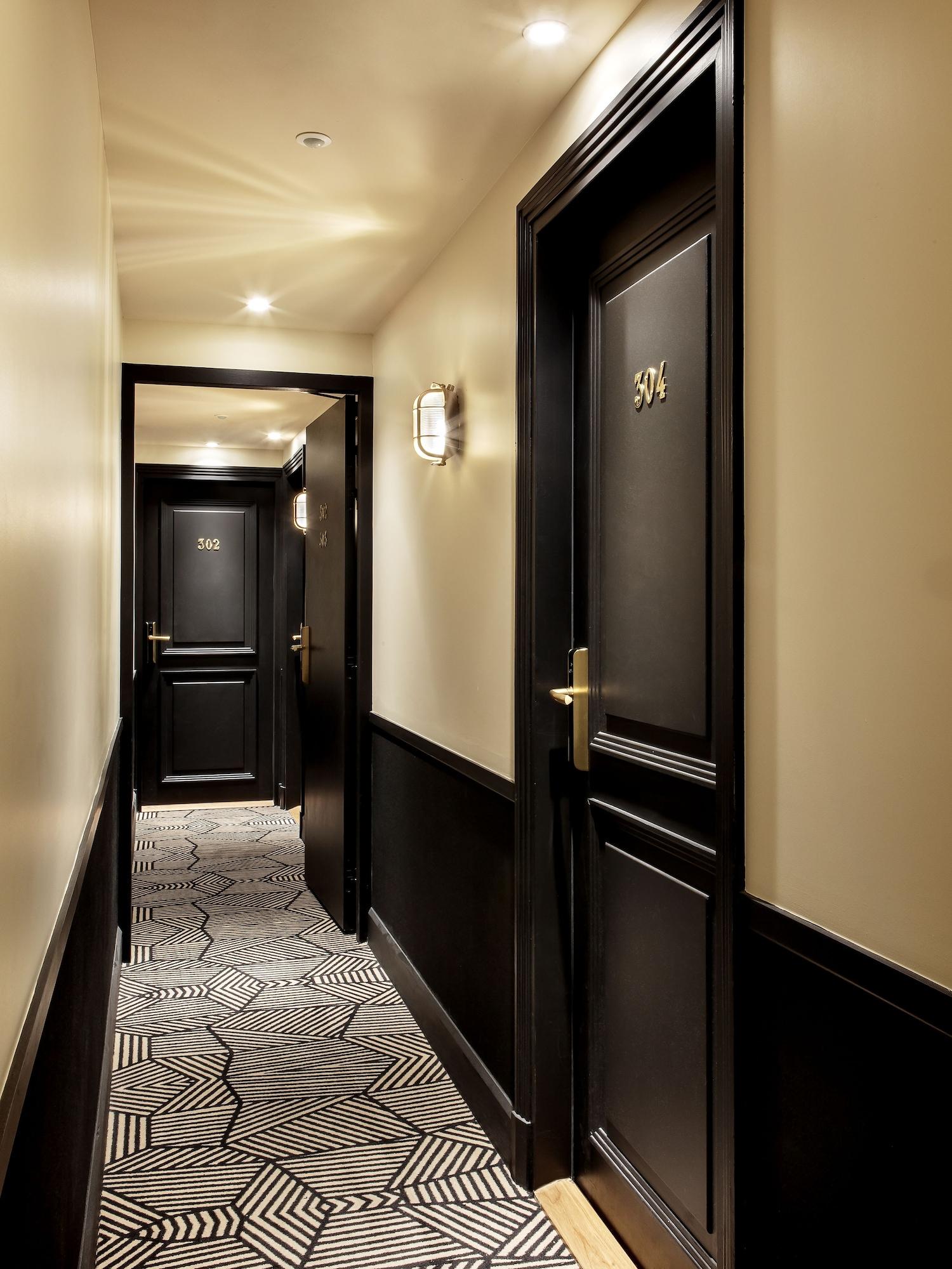 New Le Voltaire Hotel 4*